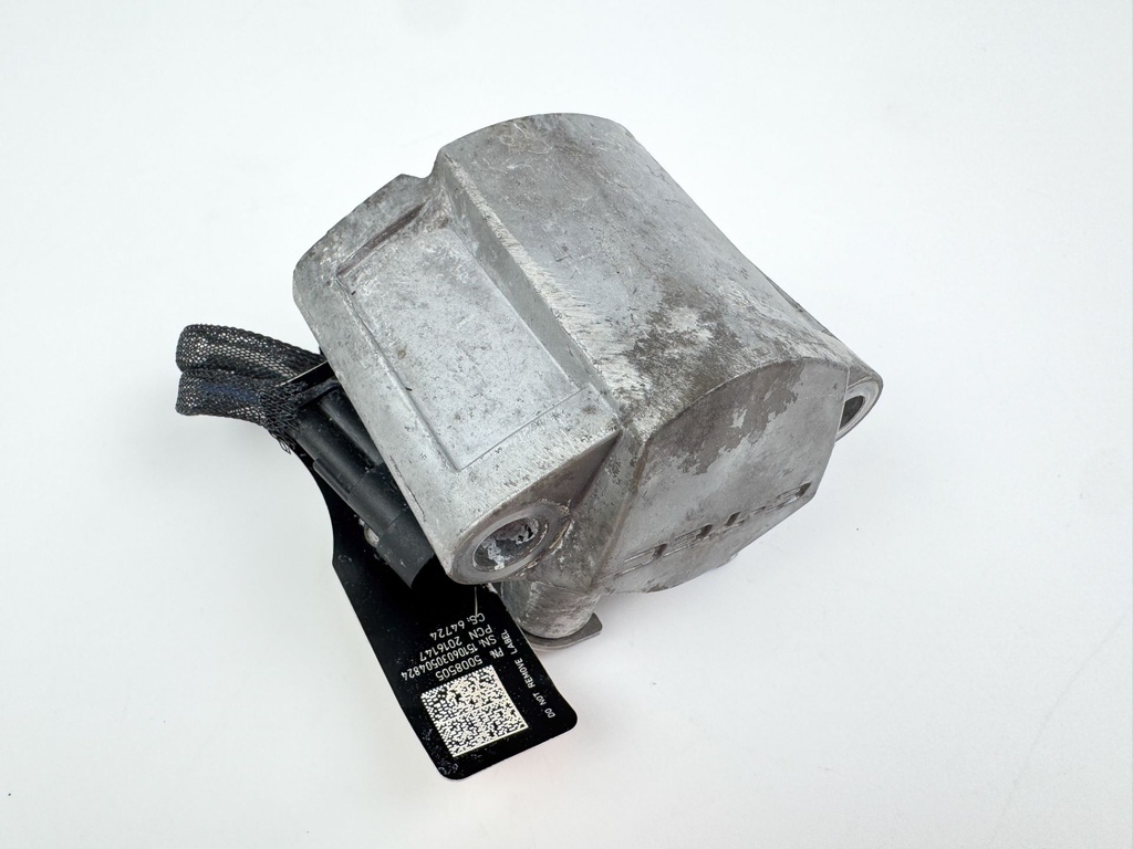 2015 Evinrude 225 HP 2 Stroke Outboard Starboard Side Fuel Injector 5007765 OEM