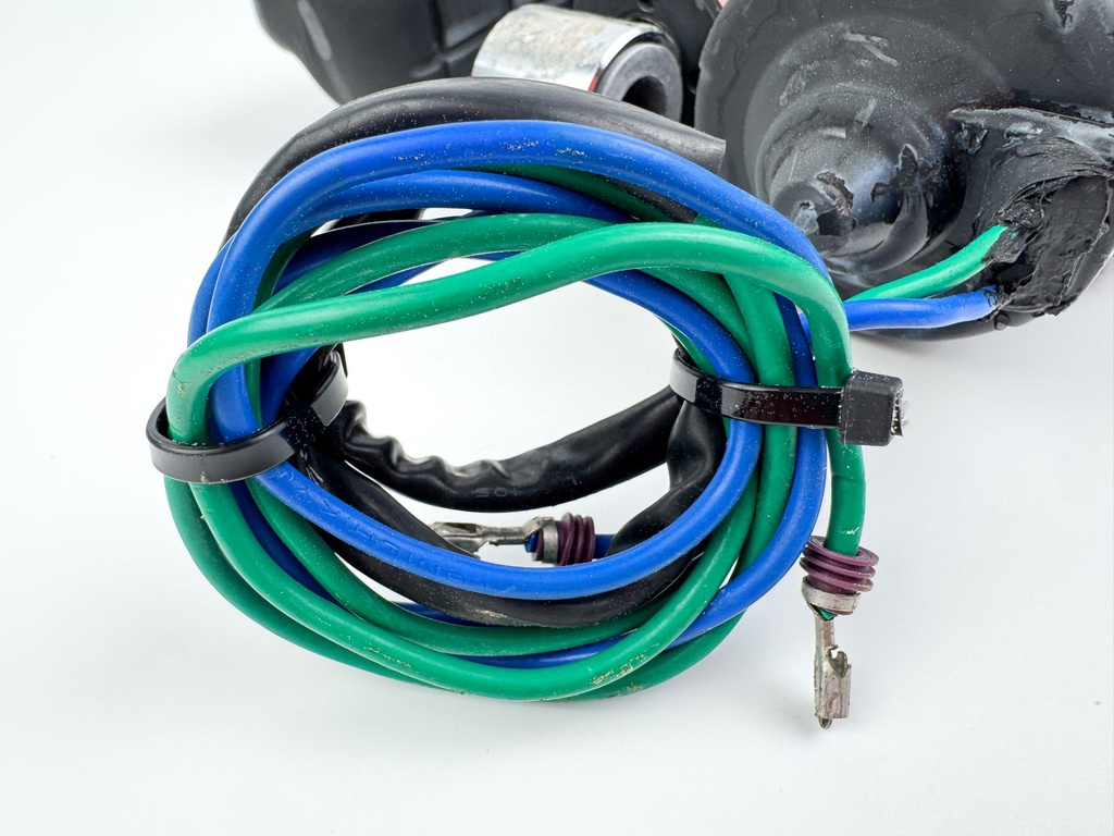 2015 Evinrude 225 HP 2 Stroke Outboard Power Trim Tilt Unit 5007662 OEM