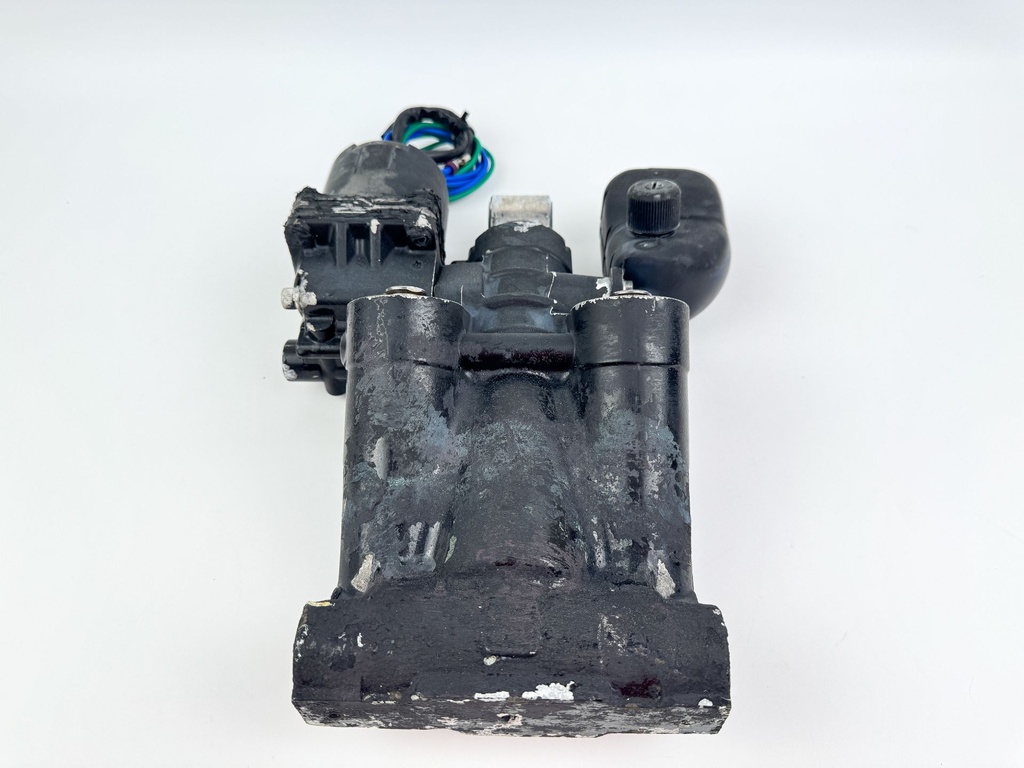 2015 Evinrude 225 HP 2 Stroke Outboard Power Trim Tilt Unit 5007662 OEM