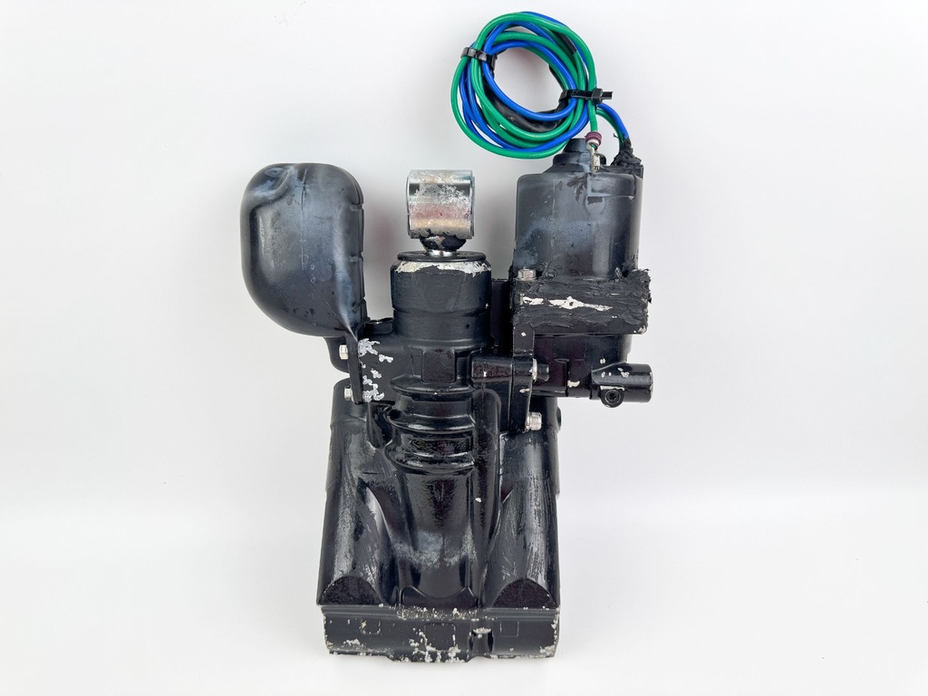 2015 Evinrude 225 HP 2 Stroke Outboard Power Trim Tilt Unit 5007662 OEM