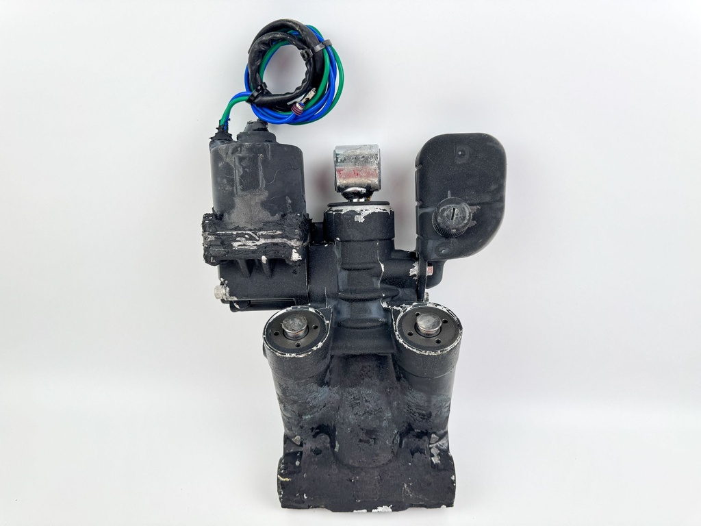 2015 Evinrude 225 HP 2 Stroke Outboard Power Trim Tilt Unit 5007662 OEM