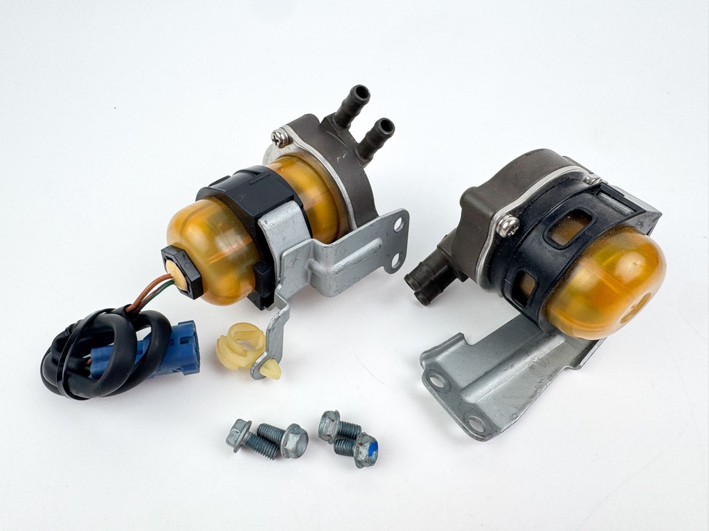 2007 Honda 200 HP 4 Stroke Outboard Water Separator & Fuel Filter 16800-ZY3-003 OEM