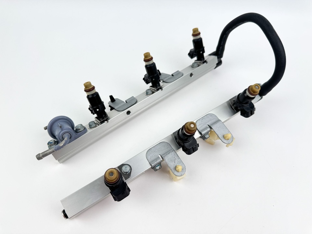 2007 Honda 200 HP 4 Stroke Outboard Fuel Injector Set W/ Rail 16450-ZY6-003 OEM