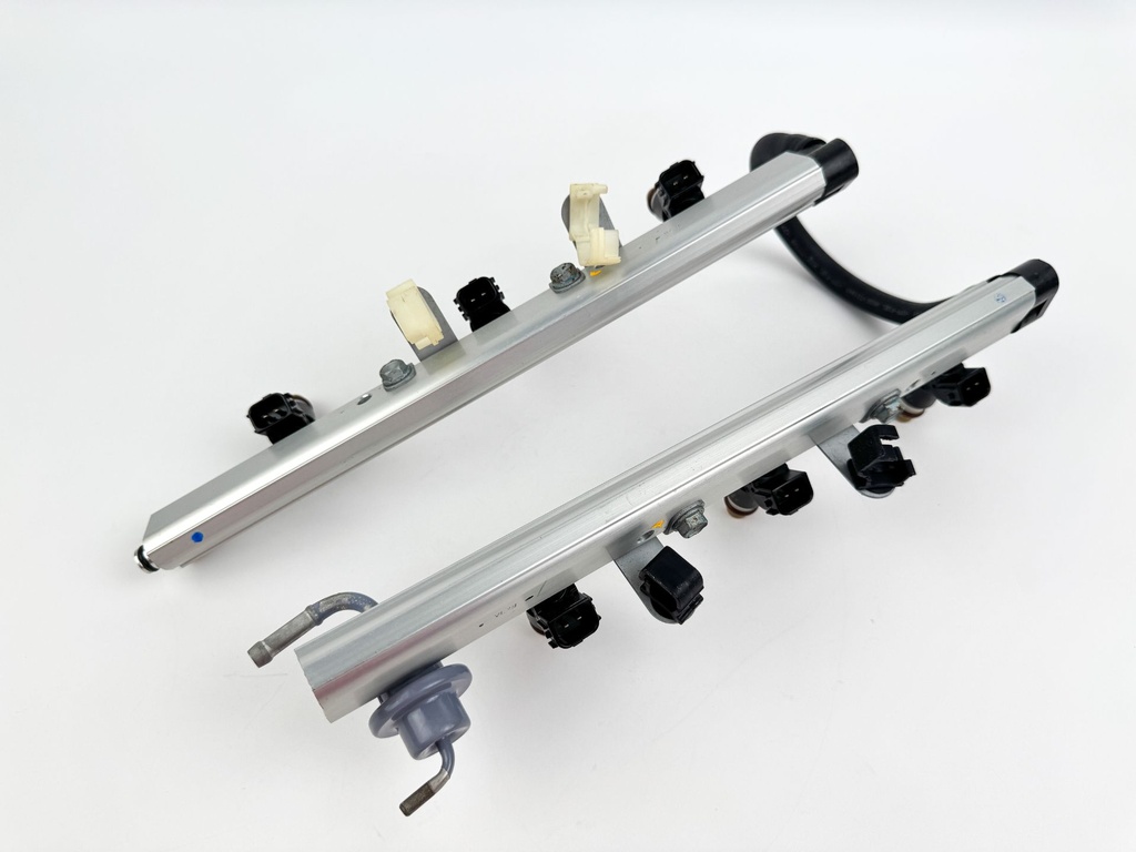 2007 Honda 200 HP 4 Stroke Outboard Fuel Injector Set W/ Rail 16450-ZY6-003 OEM