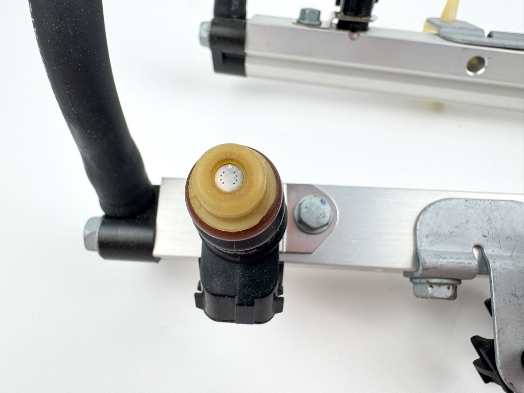 2007 Honda 200 HP 4 Stroke Outboard Fuel Injector Set W/ Rail 16450-ZY6-003 OEM