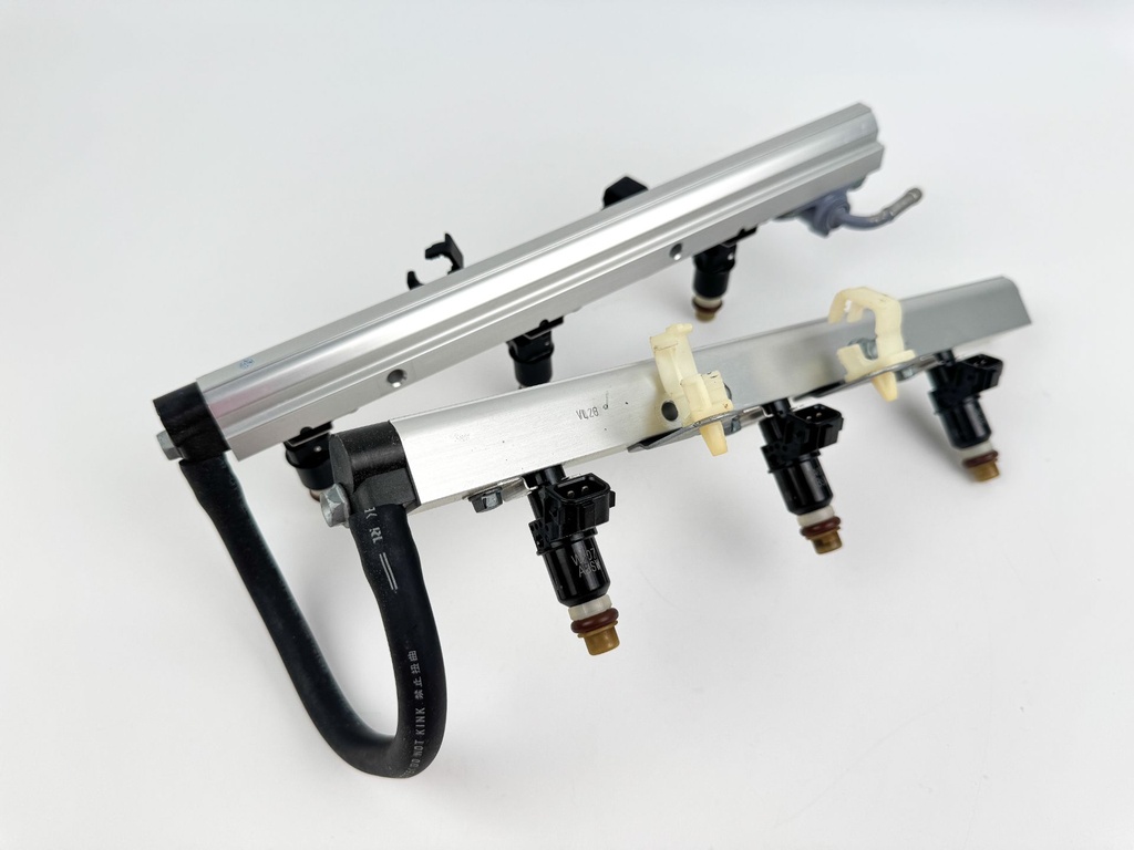 2007 Honda 200 HP 4 Stroke Outboard Fuel Injector Set W/ Rail 16450-ZY6-003 OEM