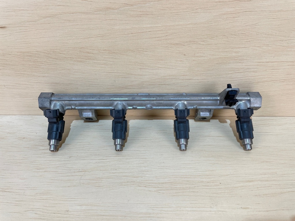 Johnson 70HP Fuel Injectors Set of 4 5032693