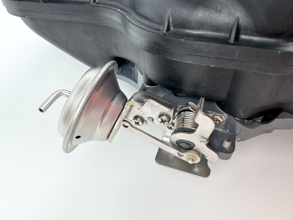 2007 Honda 200 HP 4 Stroke Outboard Intake Manifold 17110-ZY3-003 OEM