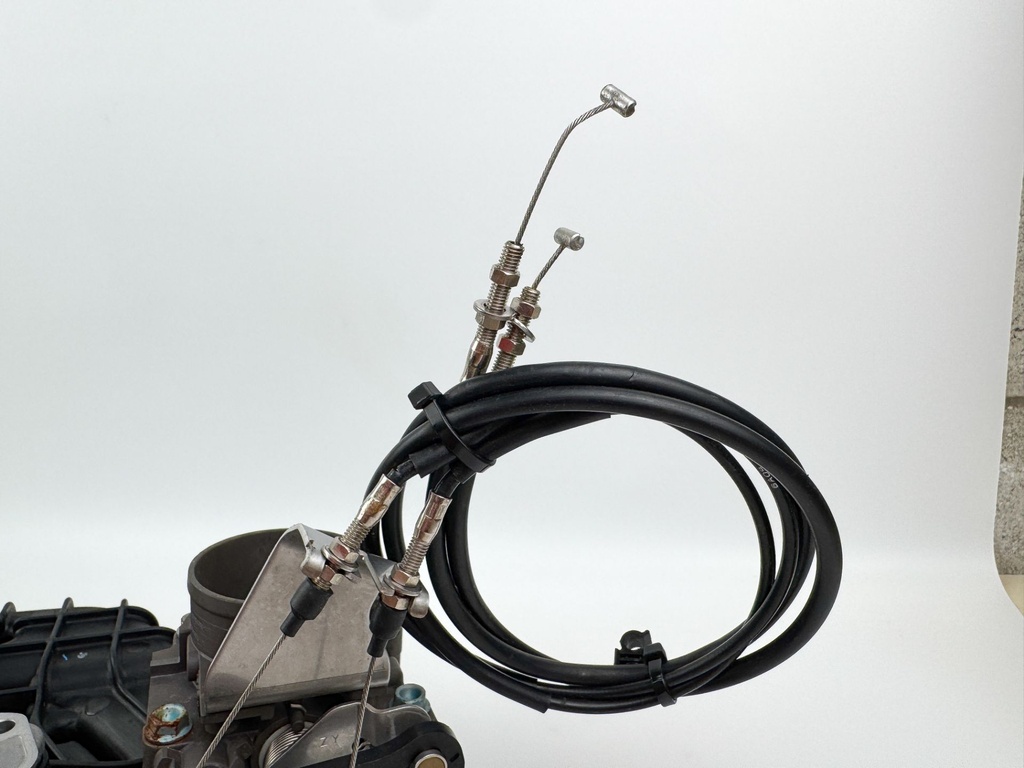 2007 Honda 200 HP 4 Stroke Outboard Intake Manifold 17110-ZY3-003 OEM