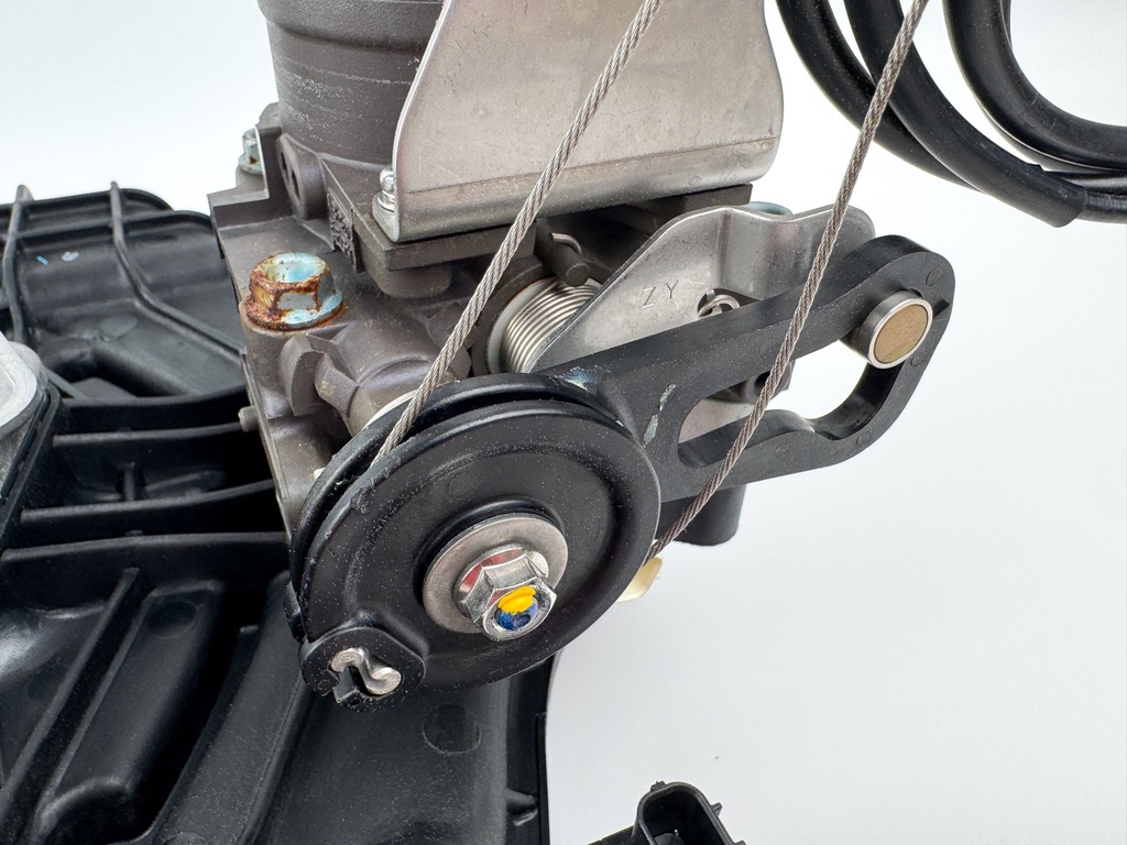 2007 Honda 200 HP 4 Stroke Outboard Intake Manifold 17110-ZY3-003 OEM