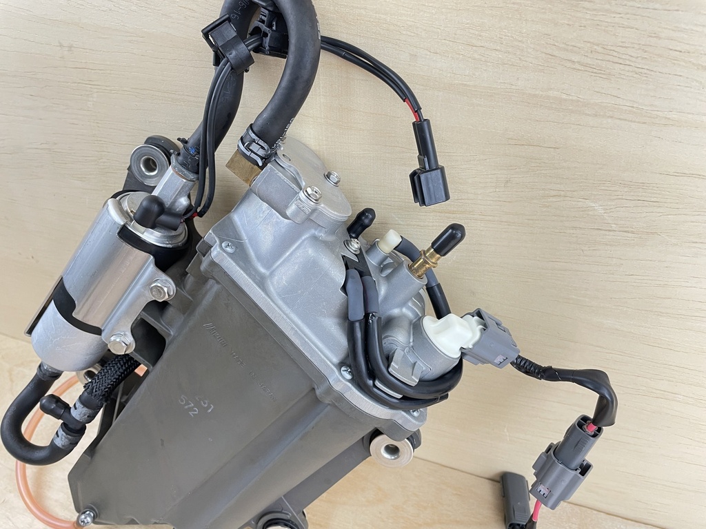 2015 Yamaha 250HP 4 Stroke Outboard Float Chamber Assembly VST 6P2-14180-50-00