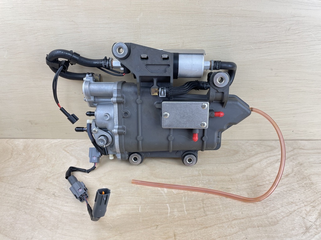 2015 Yamaha 250HP 4 Stroke Outboard Float Chamber Assembly VST 6P2-14180-50-00