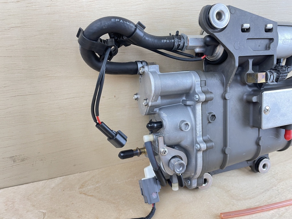 2015 Yamaha 250HP 4 Stroke Outboard Float Chamber Assembly VST 6P2-14180-50-00