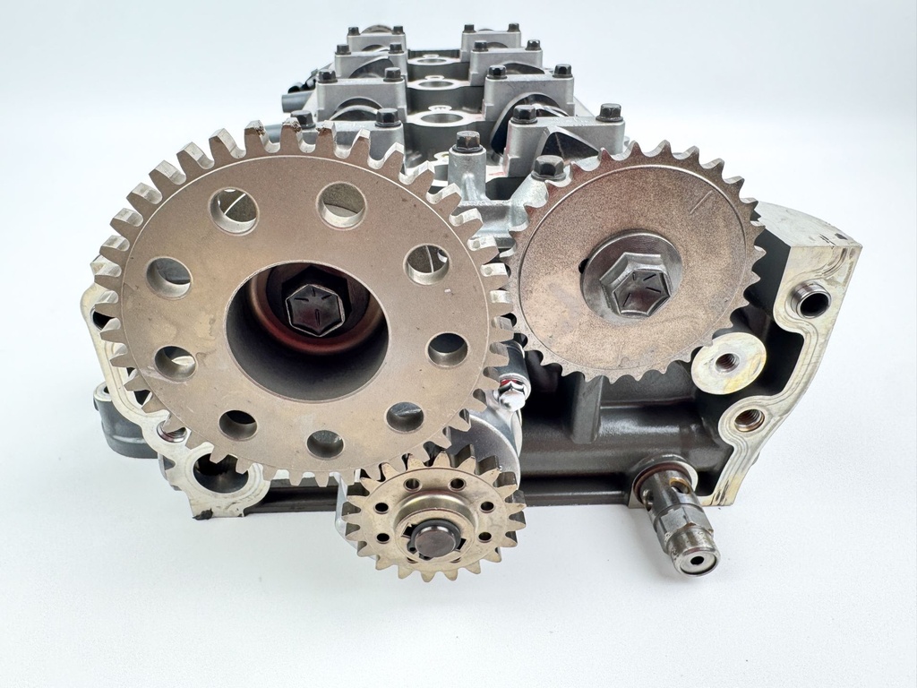 2007 Suzuki 115 HP 4 Stroke Outboard Cylinder Head OEM