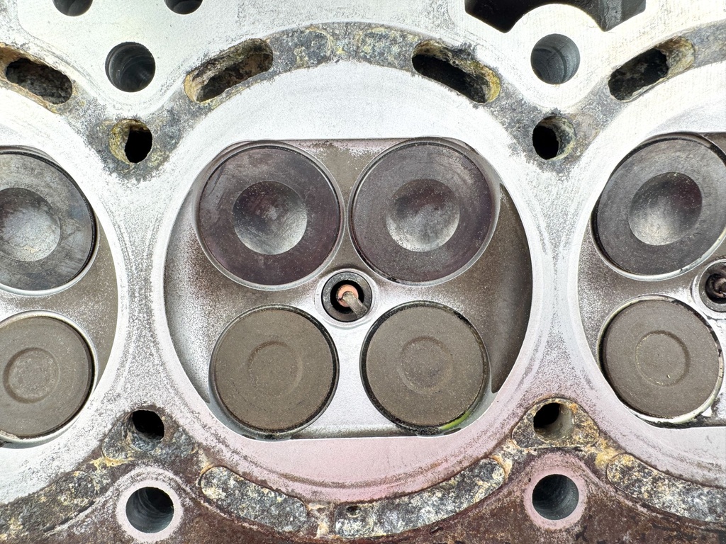 2007 Suzuki 115 HP 4 Stroke Outboard Cylinder Head OEM