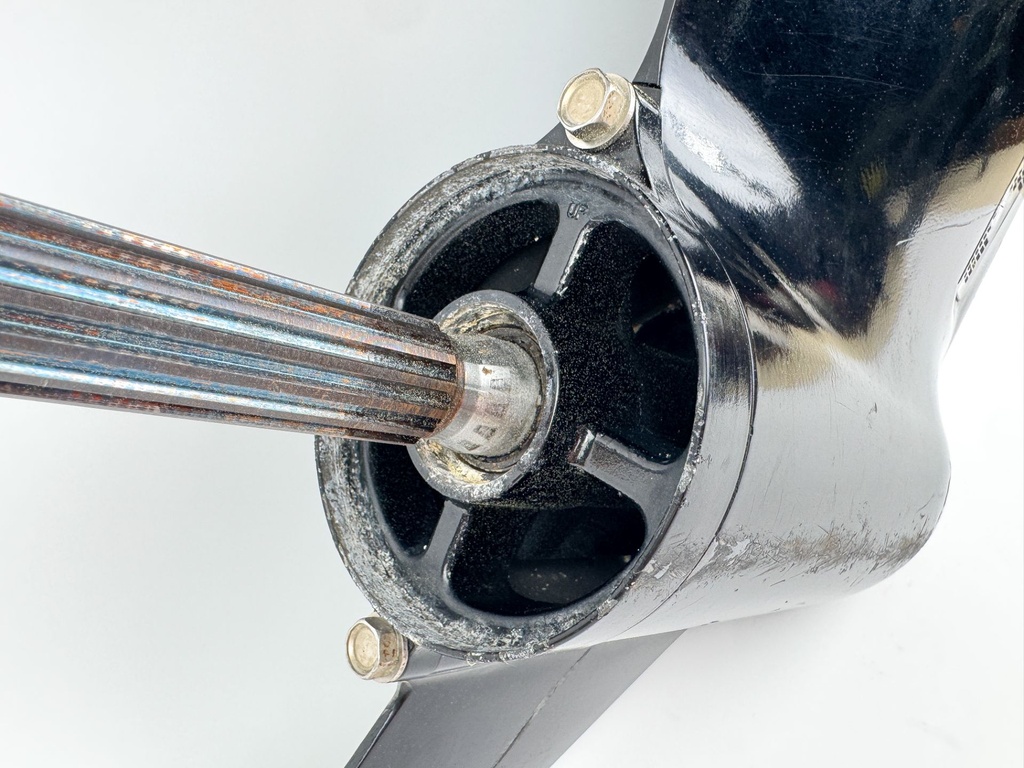 2009+ Suzuki 90HP 4 Stroke Outboard 20" Lower Unit Gear Case 55020-87LV0-YAY OEM