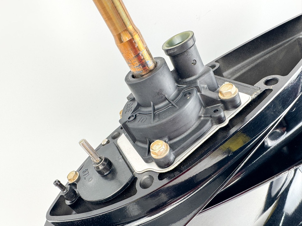 2009+ Suzuki 90HP 4 Stroke Outboard 20" Lower Unit Gear Case 55020-87LV0-YAY OEM