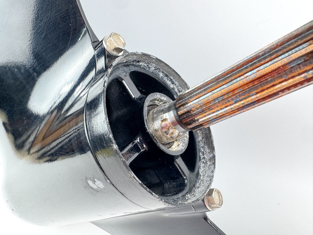 2009+ Suzuki 90HP 4 Stroke Outboard 20" Lower Unit Gear Case 55020-87LV0-YAY OEM