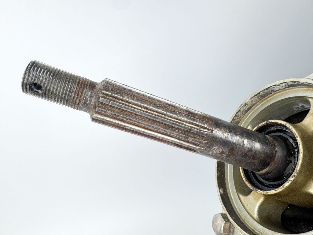 2010 Honda 60 HP 4 Stroke Outboard 25" Lower Unit Gear Case 41100-ZZ3-E12ZC OEM