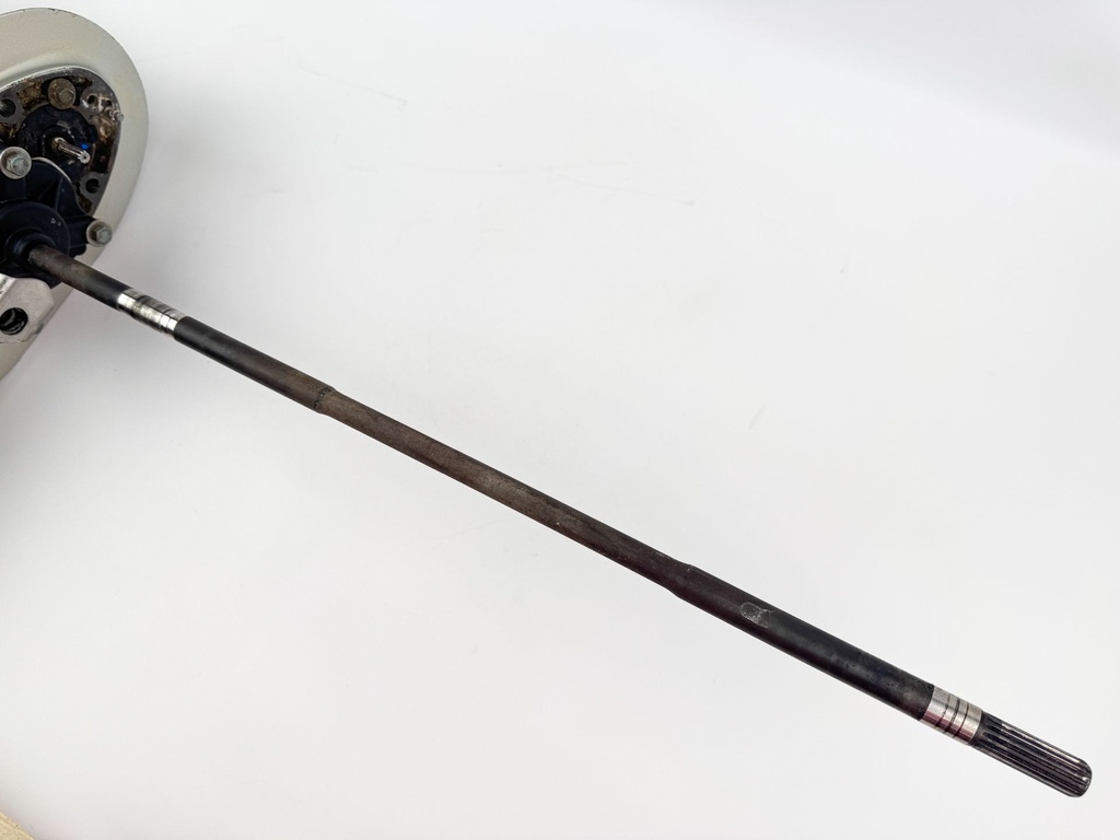 2010 Honda 60 HP 4 Stroke Outboard 25" Lower Unit Gear Case 41100-ZZ3-E12ZC OEM