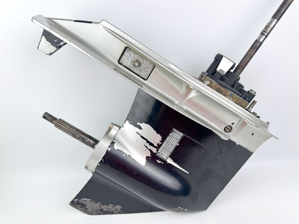 2010 Honda 60 HP 4 Stroke Outboard 25" Lower Unit Gear Case 41100-ZZ3-E12ZC OEM