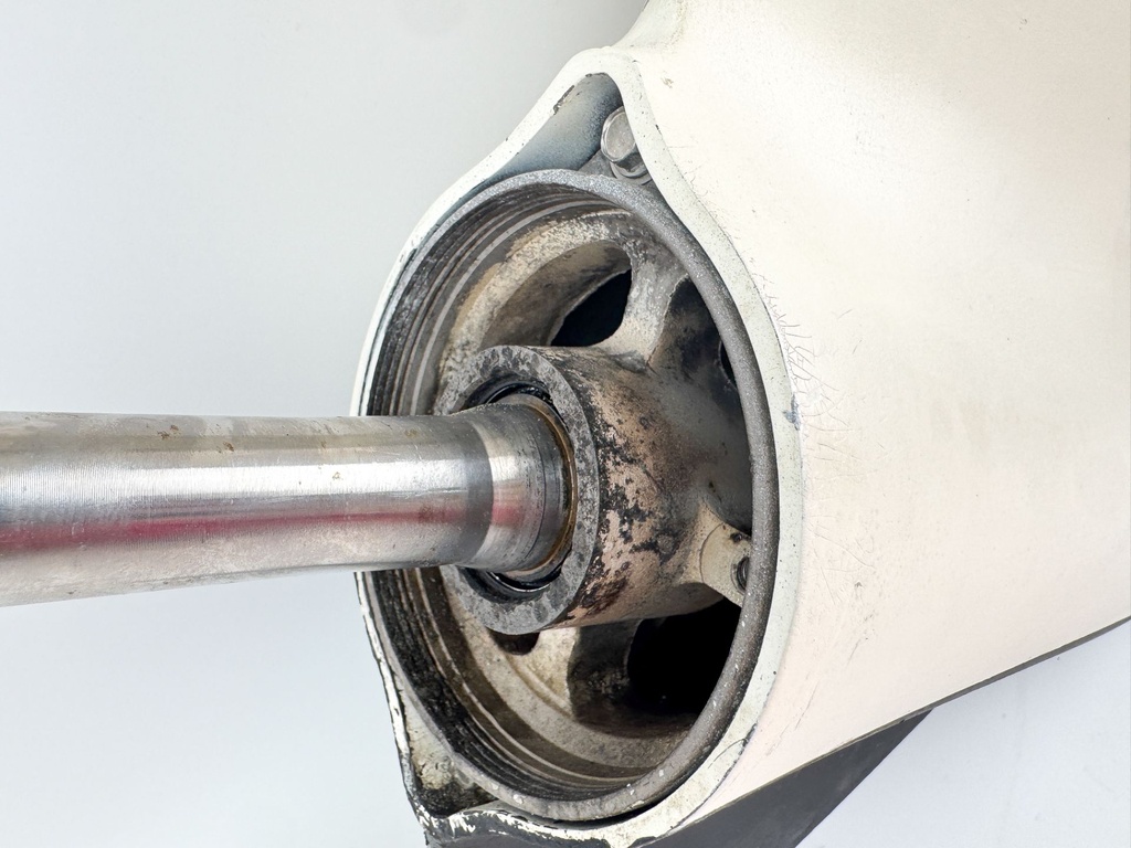 2015 Evinrude 225 HP 2 Stroke Outboard 25" XL M2 Lower Unit Gear Case 5009259