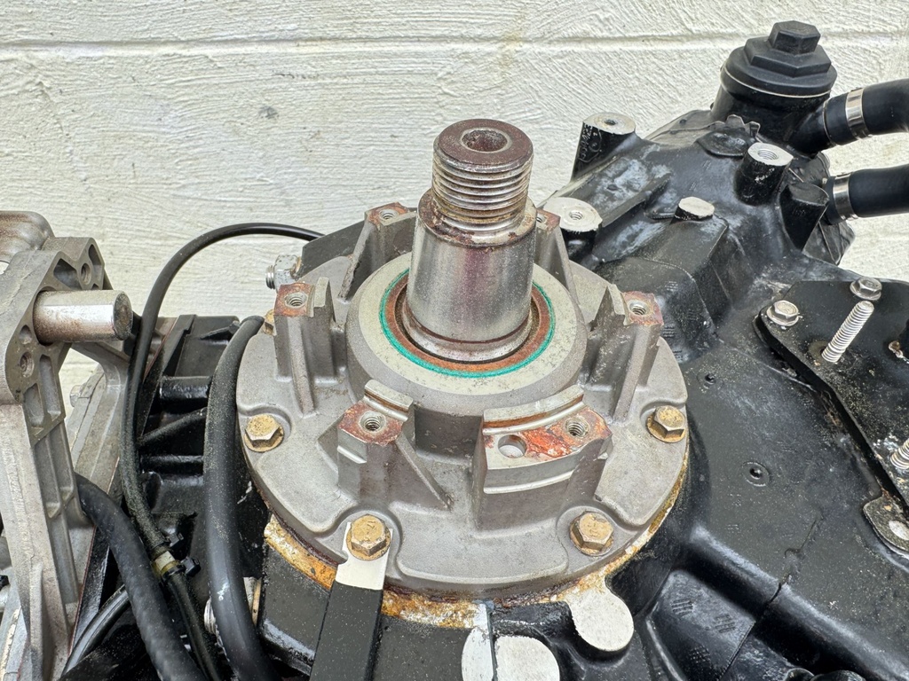 2015 Evinrude 225 HP 2 Stroke Outboard Powerhead 5007977 OEM