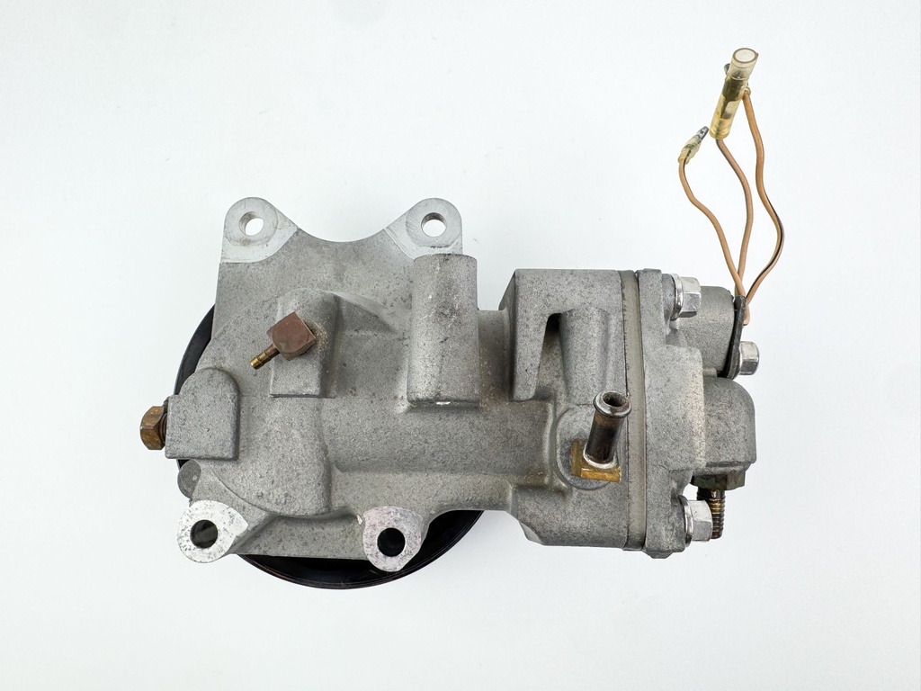 2003 Mercury 135 HP 2 Stroke Outboard Air Compressor Assembly 831998A21 OEM