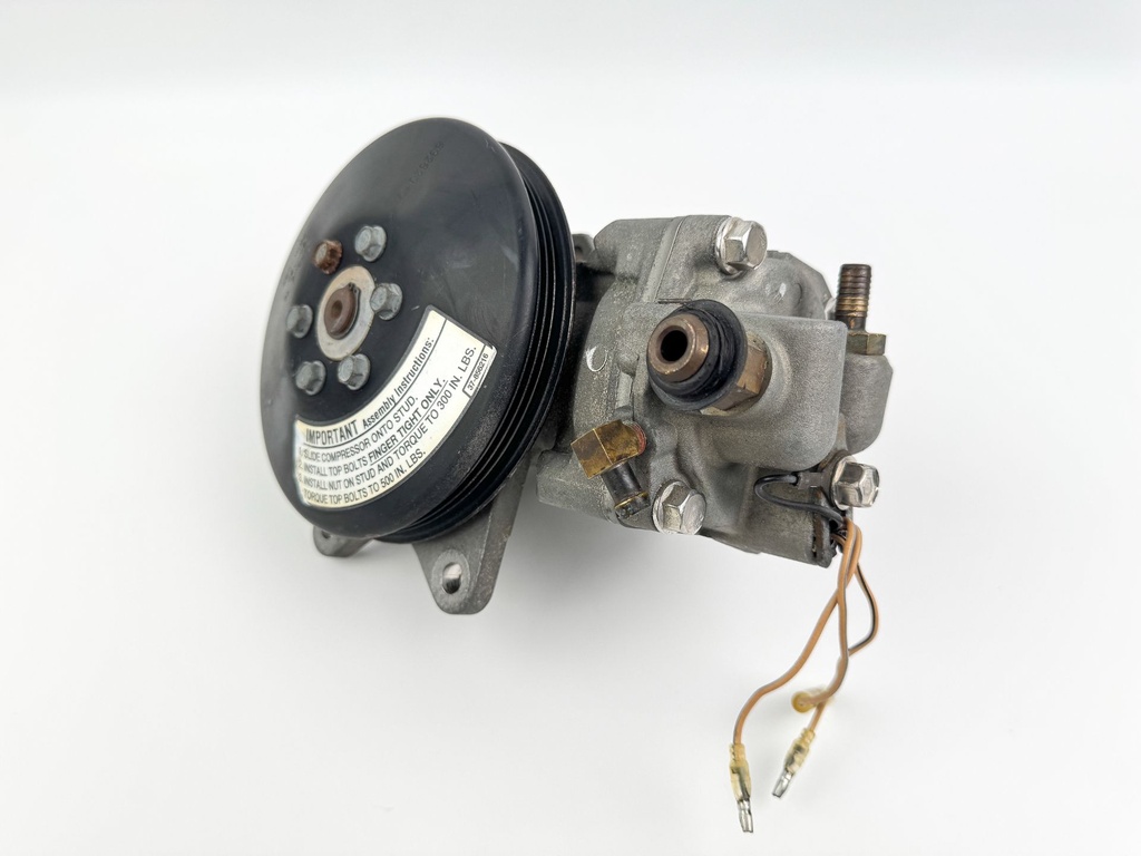 2003 Mercury 135 HP 2 Stroke Outboard Air Compressor Assembly 831998A21 OEM