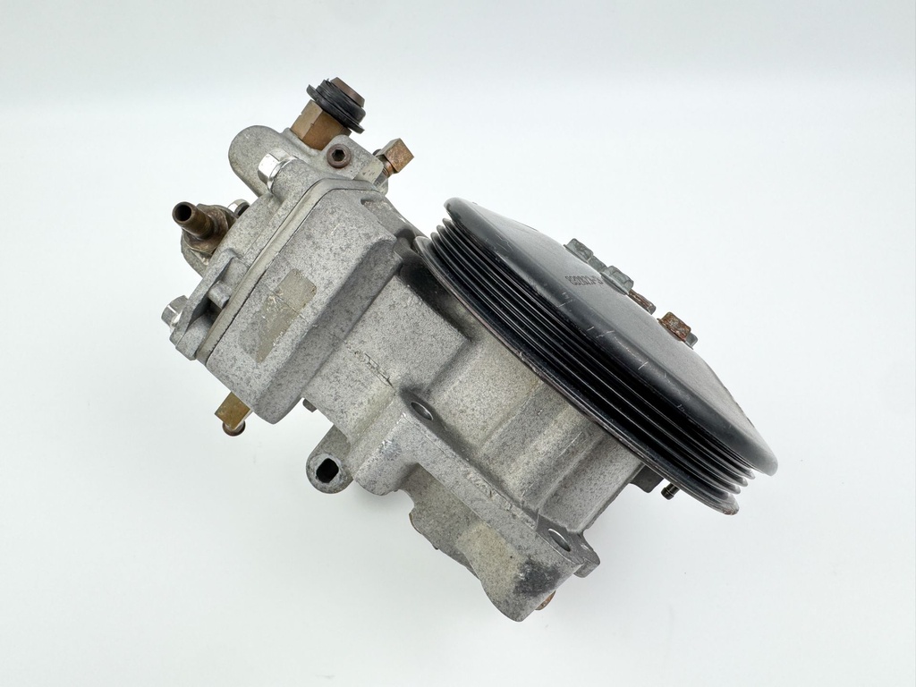 2003 Mercury 135 HP 2 Stroke Outboard Air Compressor Assembly 831998A21 OEM