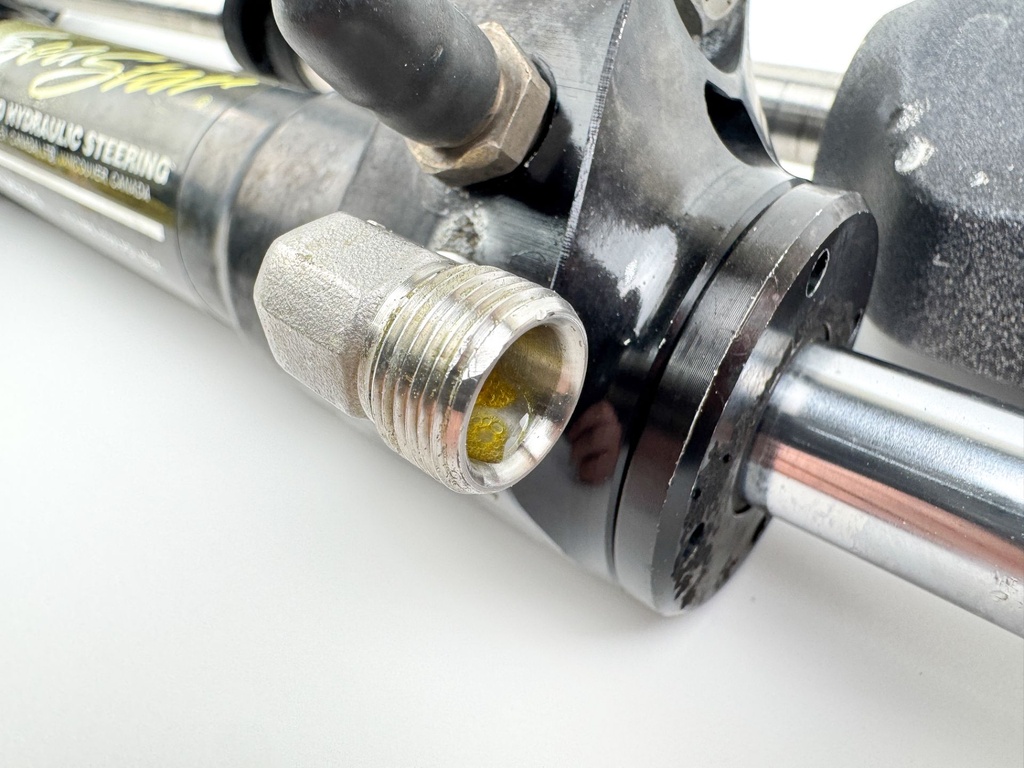 SeaStar Front Mount Outboard Hydraulic Steering Cylinder Assembly Ram HC5345