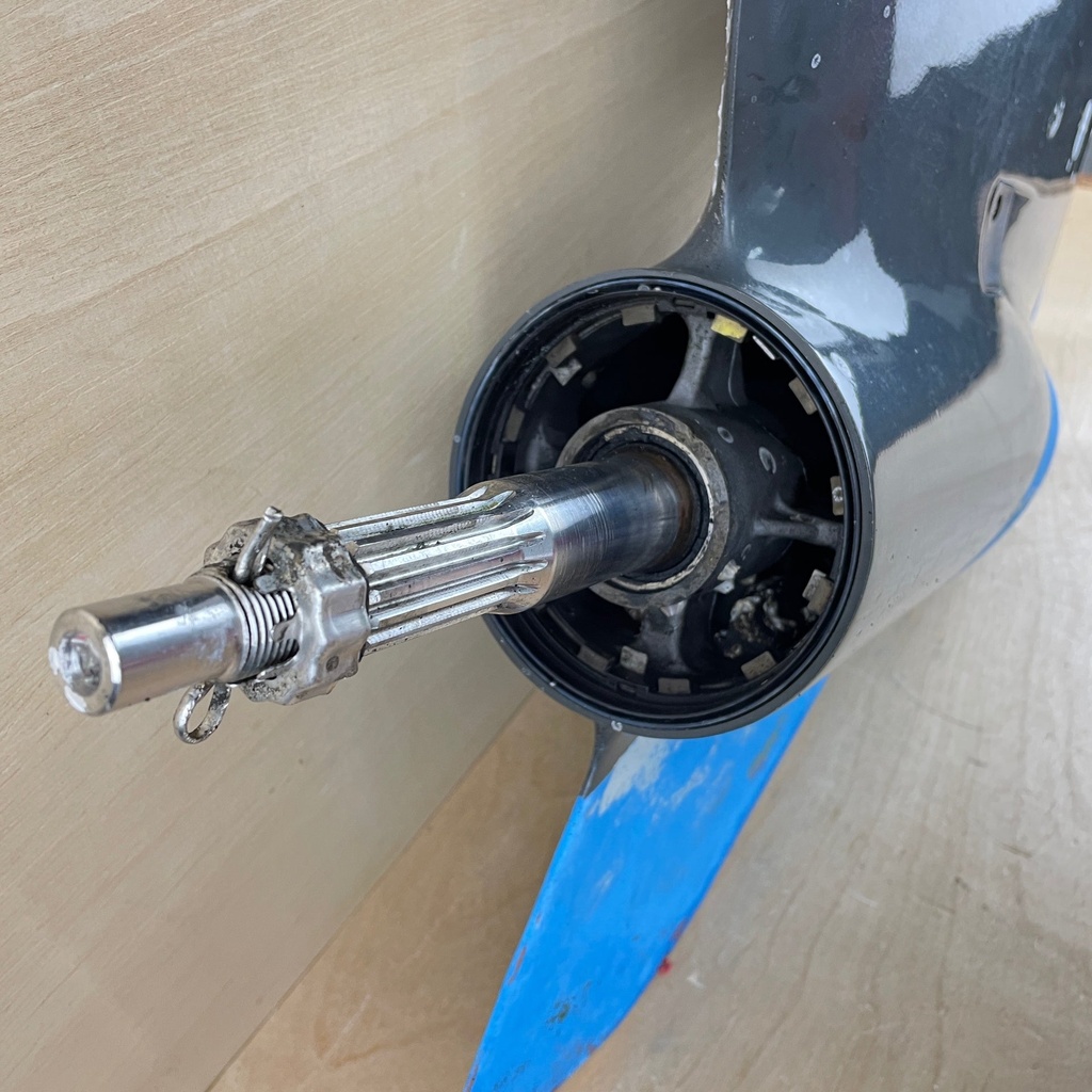 Evinrude G2 250H.O. Lower Unit Standard Rotation Gearcase