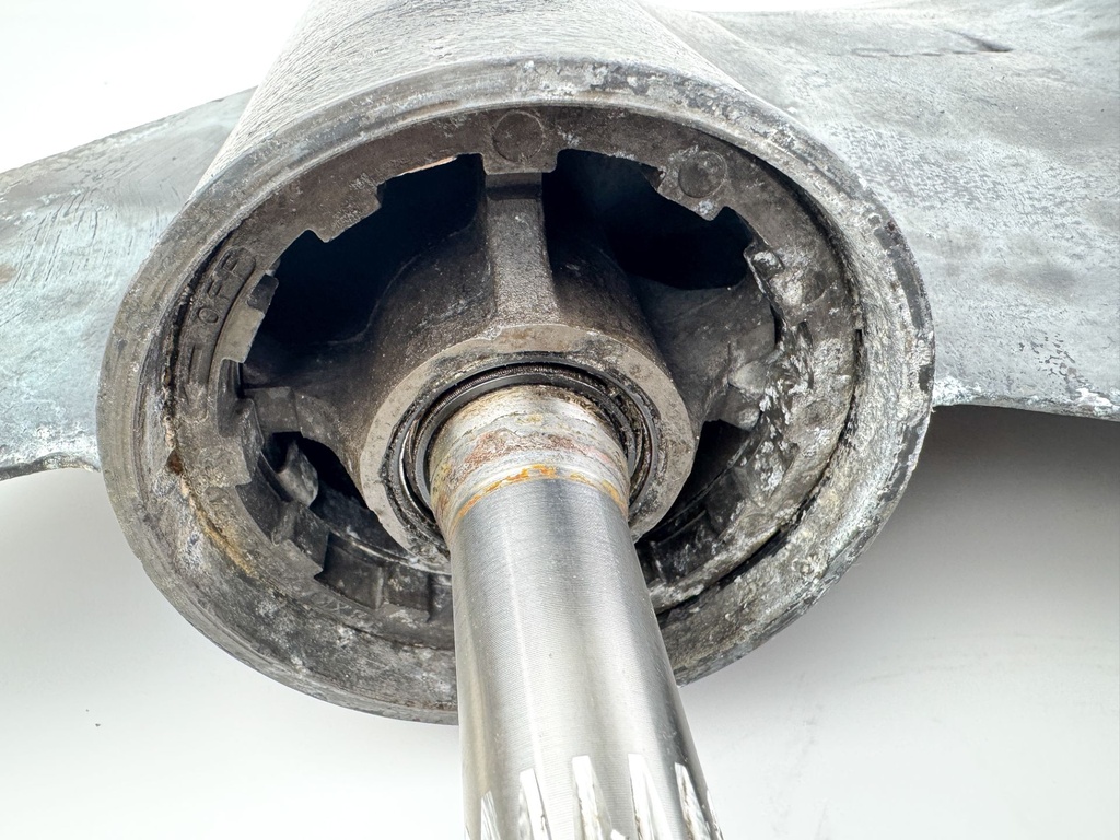 Mercury 2.5L 135 150 175 200 HP 2 Stroke 25" Lower Unit Gear Case 2:1