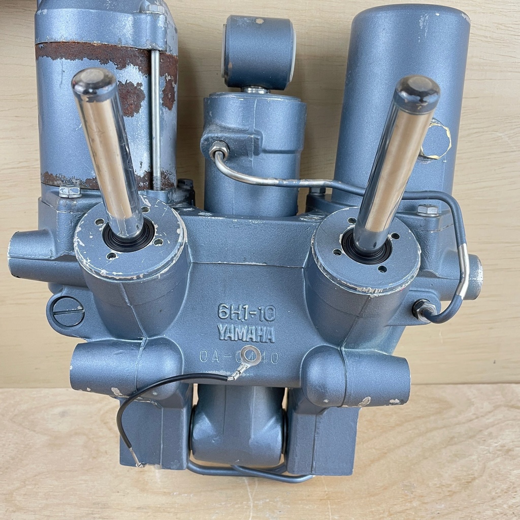 1990 Yamaha 70HP 2 Stroke Outboard Power Trim & Tilt Unit 6H1-43800-19-EK