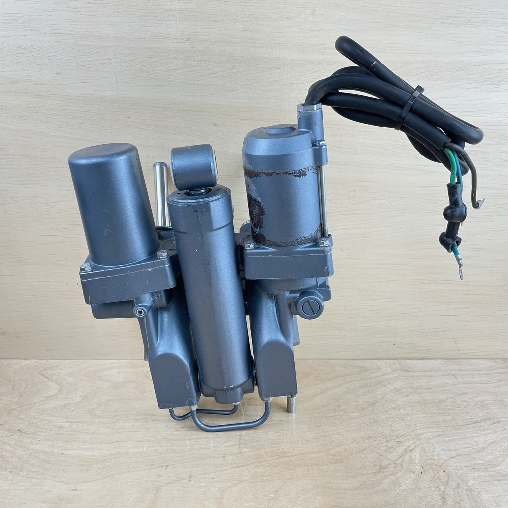 1990 Yamaha 70HP 2 Stroke Outboard Power Trim & Tilt Unit 6H1-43800-19-EK