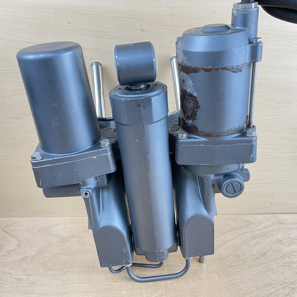 1990 Yamaha 70HP 2 Stroke Outboard Power Trim & Tilt Unit 6H1-43800-19-EK