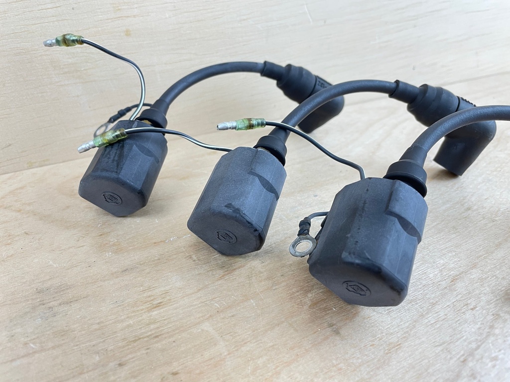 2003 Yamaha 60HP 2 Stroke Ignition Coil Set 697-85570-00-00