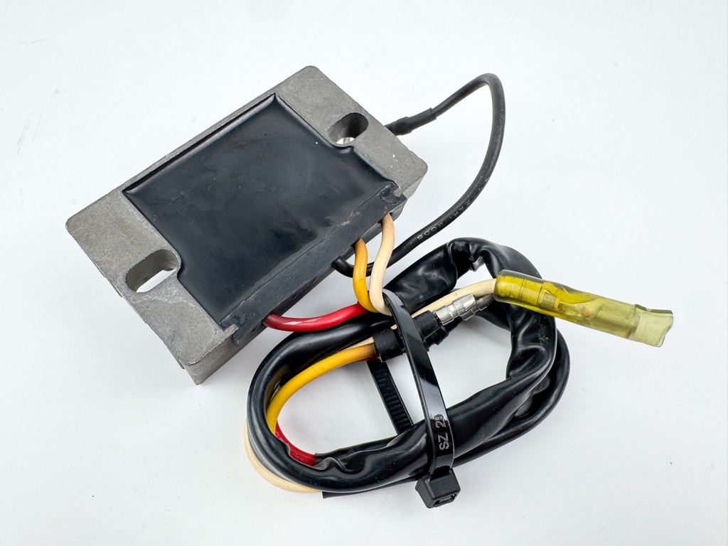 2006 Suzuki 25 HP 4 Stroke Outboard Rectifier & Regulator 32800-89J11 OEM