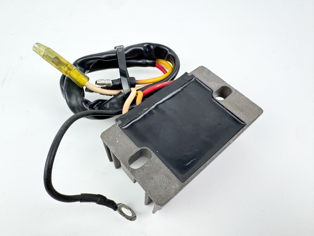 2006 Suzuki 25 HP 4 Stroke Outboard Rectifier & Regulator 32800-89J11 OEM