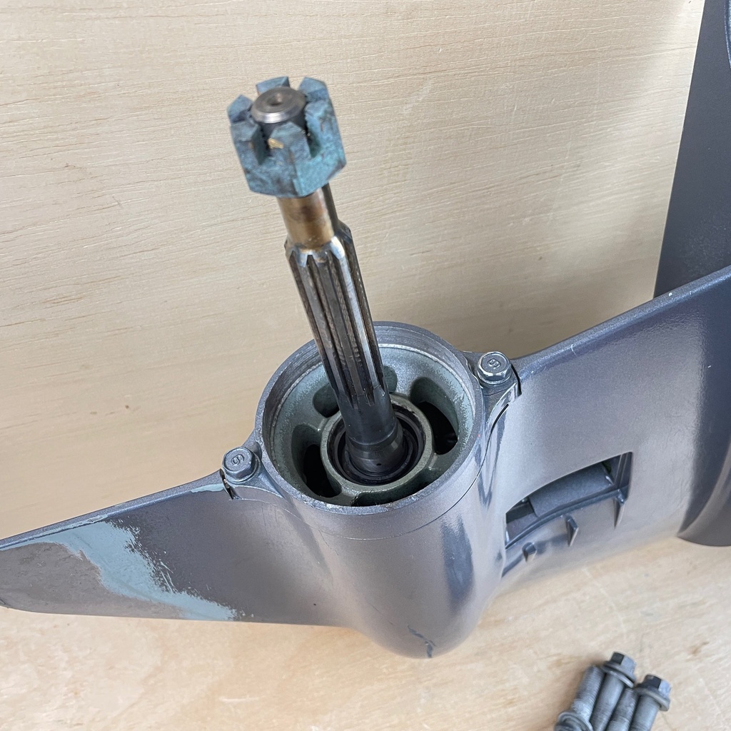 2008 Yamaha 25HP 2 Stroke Long Shaft Lower Unit Gearcase 6L2-45300-15-8D