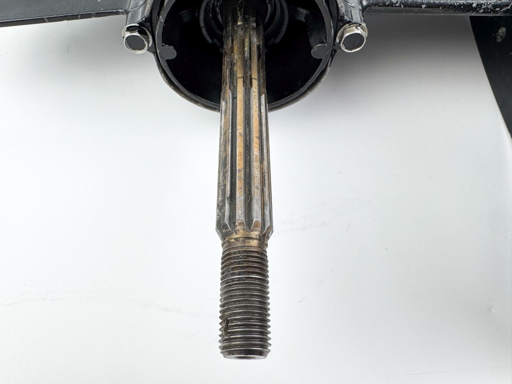 2006 Suzuki 25 HP 4 Stroke Outboard 20" Long Lower Unit Gear Case 55100-91L00-0EP