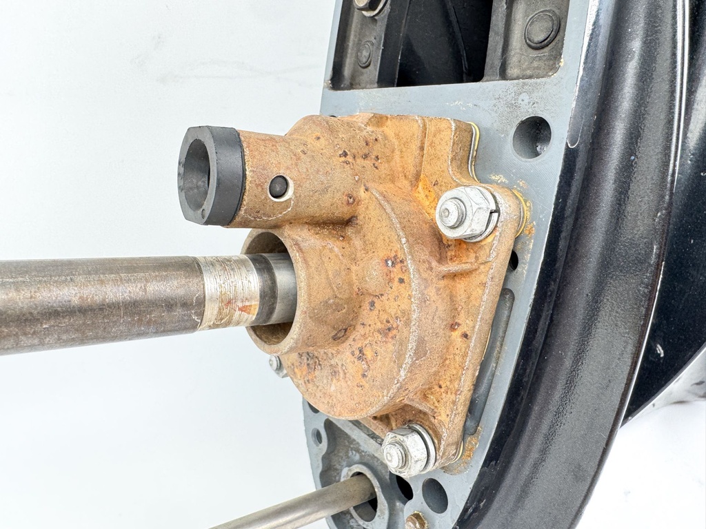 2006 Suzuki 25 HP 4 Stroke Outboard 20" Long Lower Unit Gear Case 55100-91L00-0EP