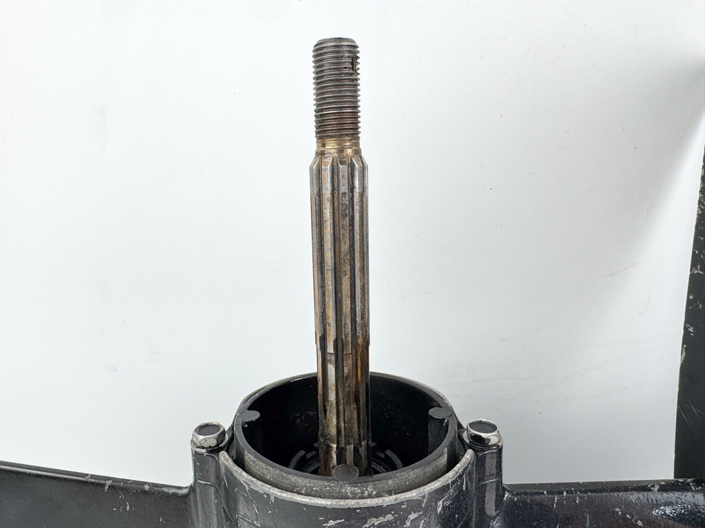 2006 Suzuki 25 HP 4 Stroke Outboard 20" Long Lower Unit Gear Case 55100-91L00-0EP