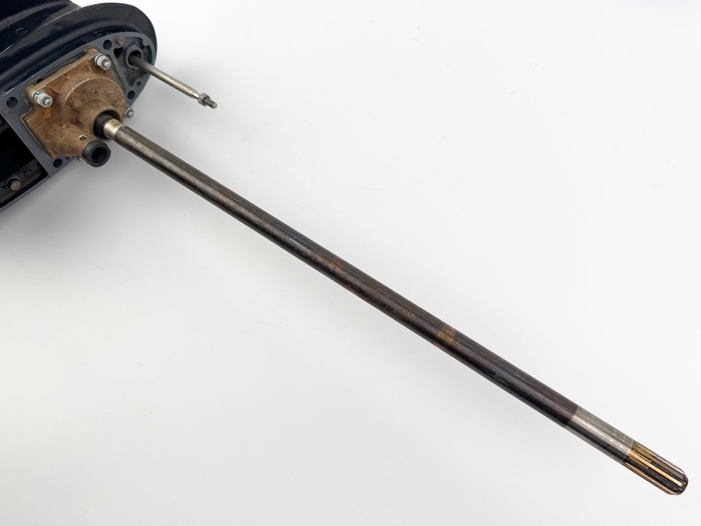 2006 Suzuki 25 HP 4 Stroke Outboard 20" Long Lower Unit Gear Case 55100-91L00-0EP