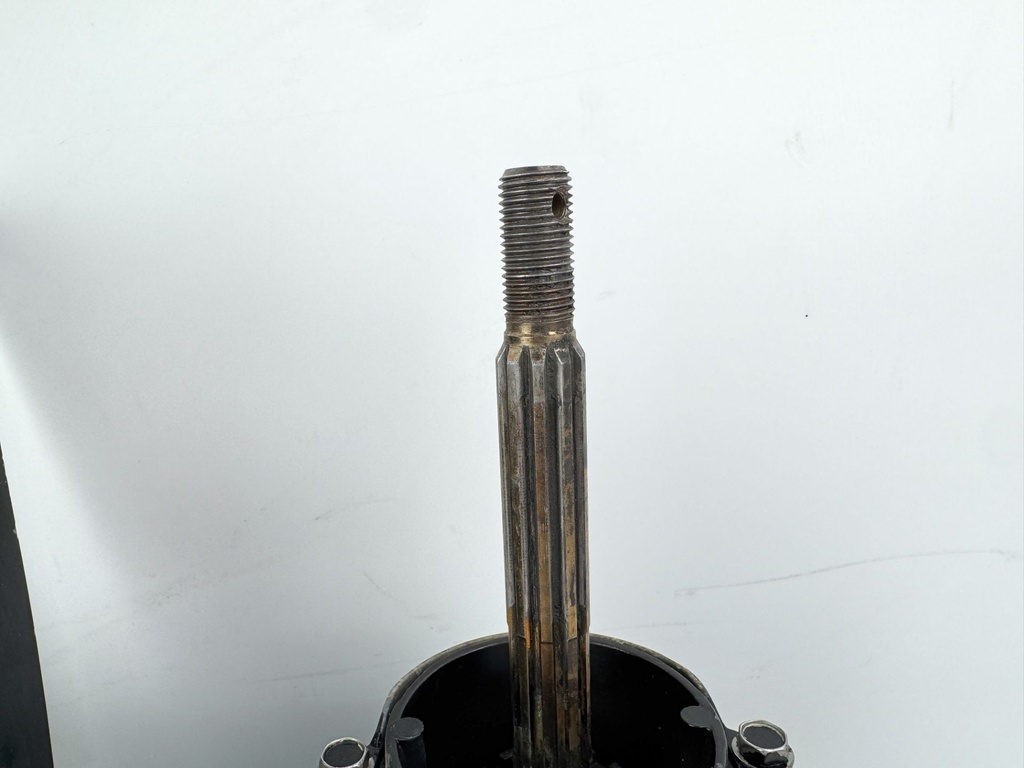 2006 Suzuki 25 HP 4 Stroke Outboard 20" Long Lower Unit Gear Case 55100-91L00-0EP