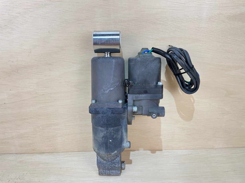 Suzuki 70 90 115 HP Outboard Engine Tilt Trim Unit Assembly 48400-90J00