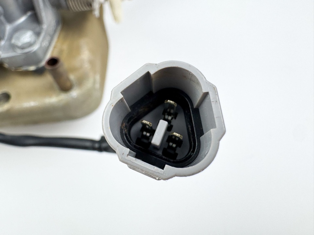 2006 Mercury 25 HP 4 Stroke Outboard Intake Manifold 898103T01 OEM