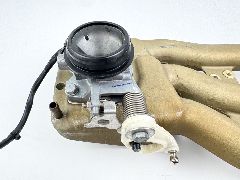 2006 Mercury 25 HP 4 Stroke Outboard Intake Manifold 898103T01 OEM