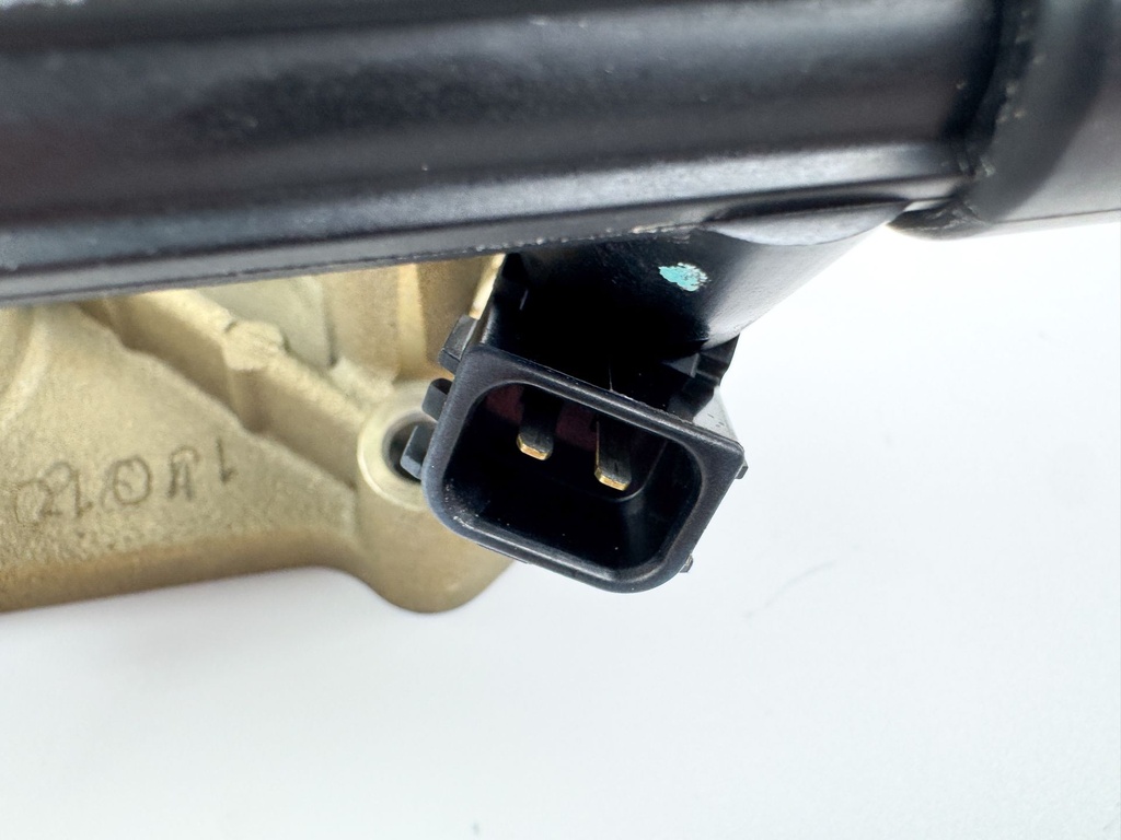 2006 Mercury 25 HP 4 Stroke Outboard Intake Manifold 898103T01 OEM