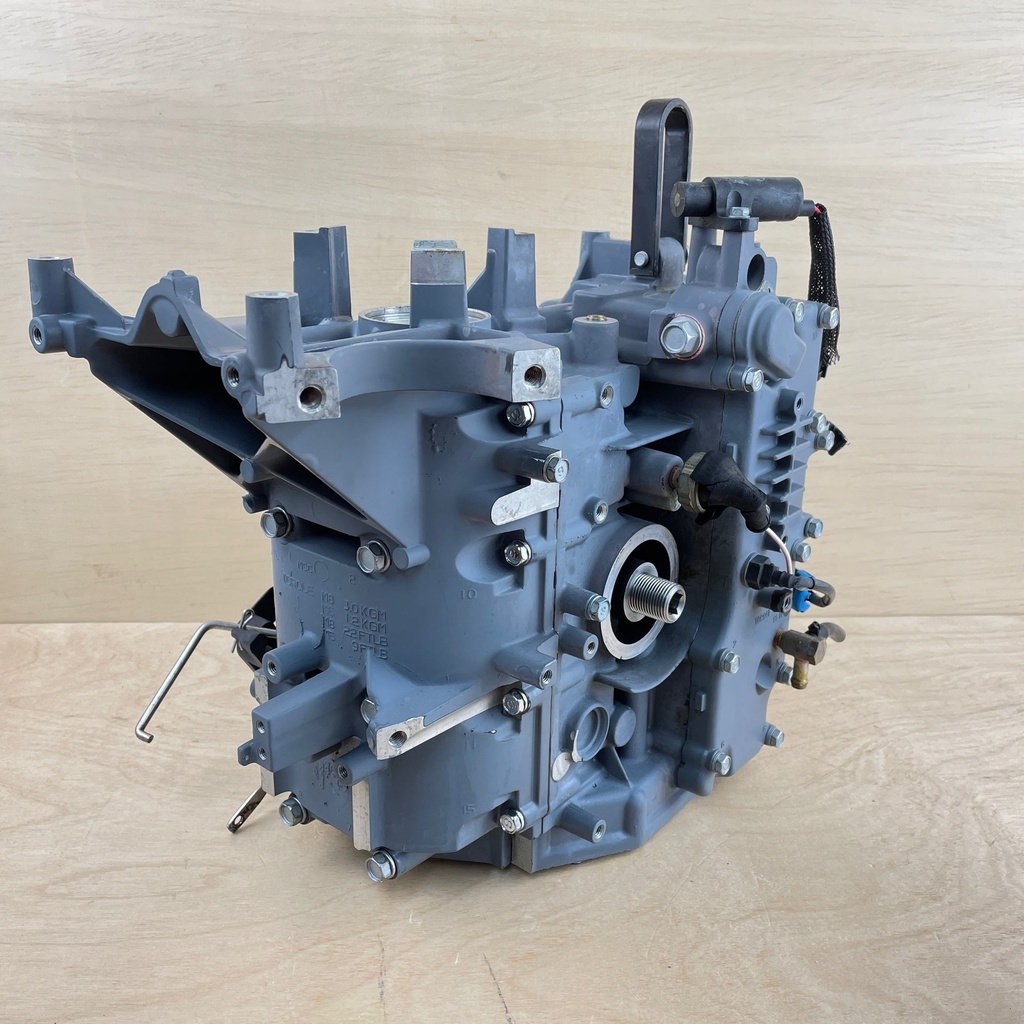 2004 Yamaha 40HP 4 Stroke Crankcase Assembly 67C-15100-01-00